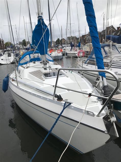 VICTOIRE 855 zeilboot te koop .